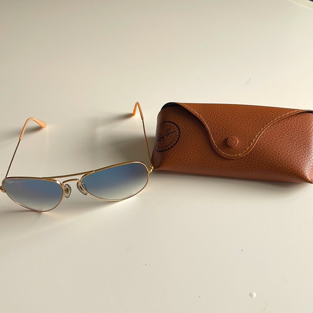 Ray-Ban 3025 Aviator Large Metal Non-Mirrored Non-Polarized Sunglasses